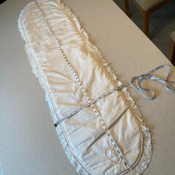 Dresser Buffet Scarf Table Runner Ivory w/ Embroidered Peach Heart on Ends - Picture 11 of 11